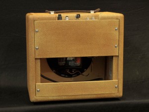 ピアーソン ビクトリア victoria fender tweed vibro deluxe bassman ツイード