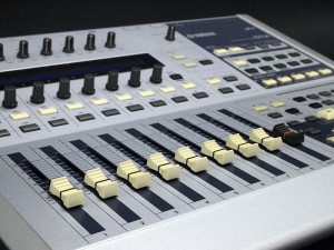  YAMAHA 01X 3