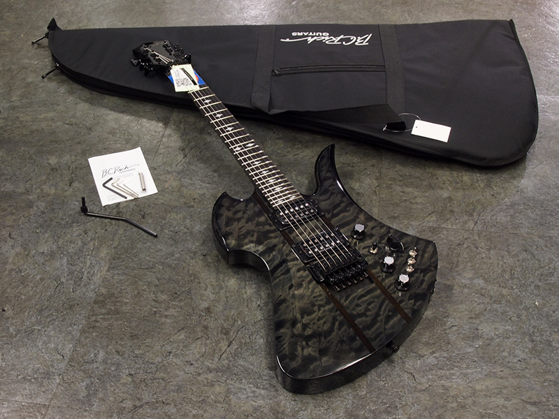 美しい杢目の B.C.Rich Mockingbird ST チョイ傷の大特価品が入荷