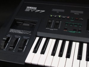 YAMAHA SY77