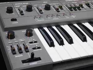 Roland  SH-101