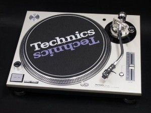 Technics  SL-1200MK3D