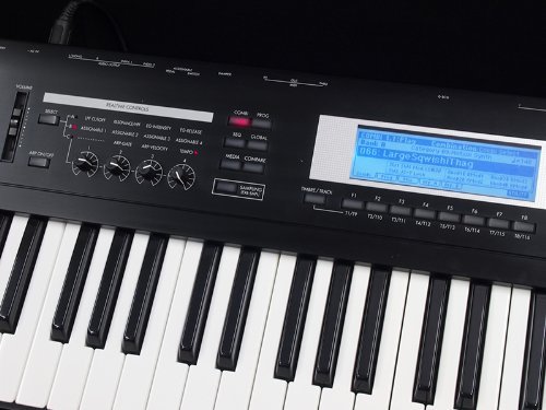 KORG TR61 中古品 USB端子、SDカードスロットを標準装備したTRITONの後継モデル « 浜松の中古楽器の買取＆販売 ギターと