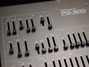 Roland  PG-300
