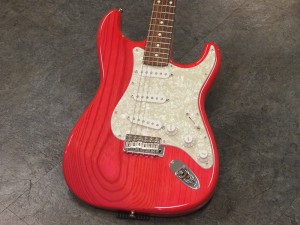 フェンダー　ジャパン　ストラトキャスター　STRATOCASTER 1962 アッシュ　ピンク　Trans Pink