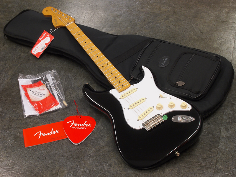 Fender Jimi Hendrix Stratocaster®, Maple Fingerboard, Black 税込