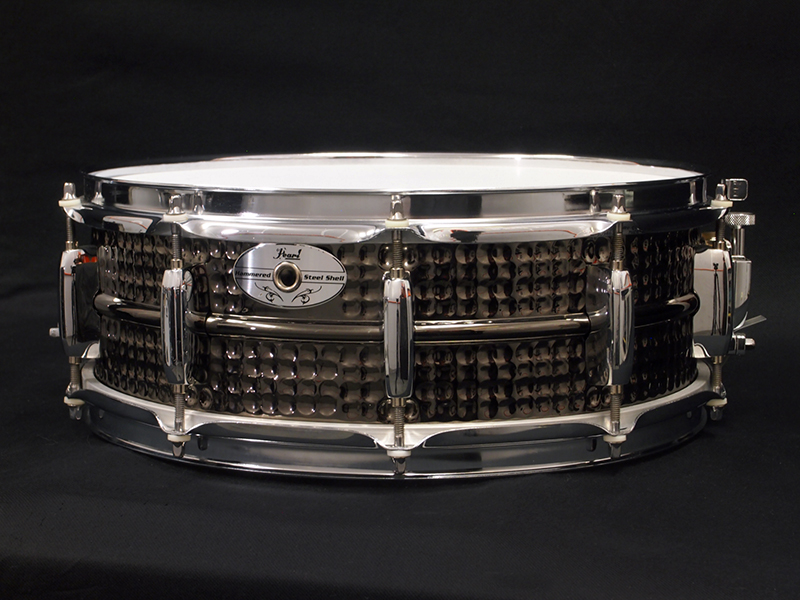 Pearl Hammered Steel Snare 14” x 5″ 税込販売価格 ￥16,900- 中古 粒の揃ったハンマリングが特徴の