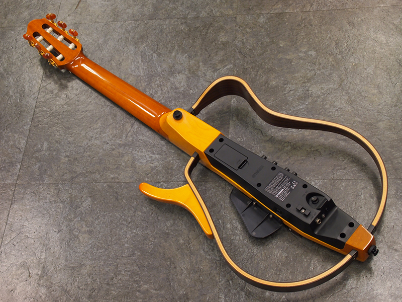 YAMAHA SLG-110N 税込販売価格 ￥41,000- 中古 人気のサイレント・クラシックギターが入荷!! 状態の良い中古品です