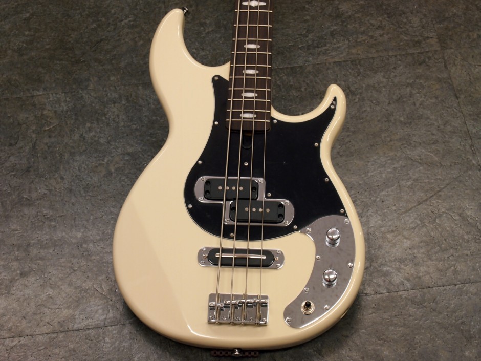 YAMAHA BB424X VW (Vintage White) 税込販売価格 ￥44,800 中古 状態の良いレスポール・カスタム中古品が