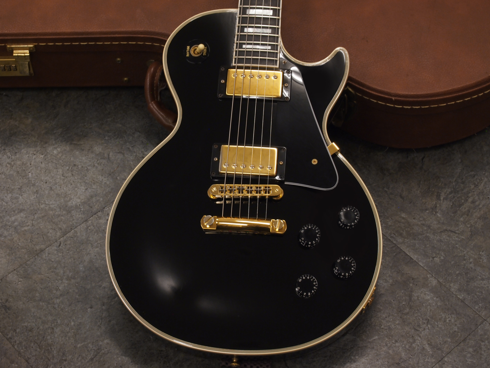 Gibson Les Paul Custom Ebony 1998年製 税込販売価格 258 000 中古 状態の良いレスポール カスタム中古品が入荷しました 浜松の中古楽器の買取 販売 ギターとリペア 修理 の事ならソニックス