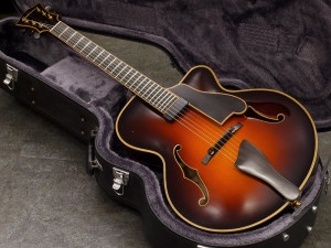 イーストマン　アンティーク　レッド AR 405 800 OVAL HOLE L-35 GIBSON L-3 L4