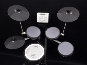 ローランド　電子ドラム　自宅　練習　ライト　リビング