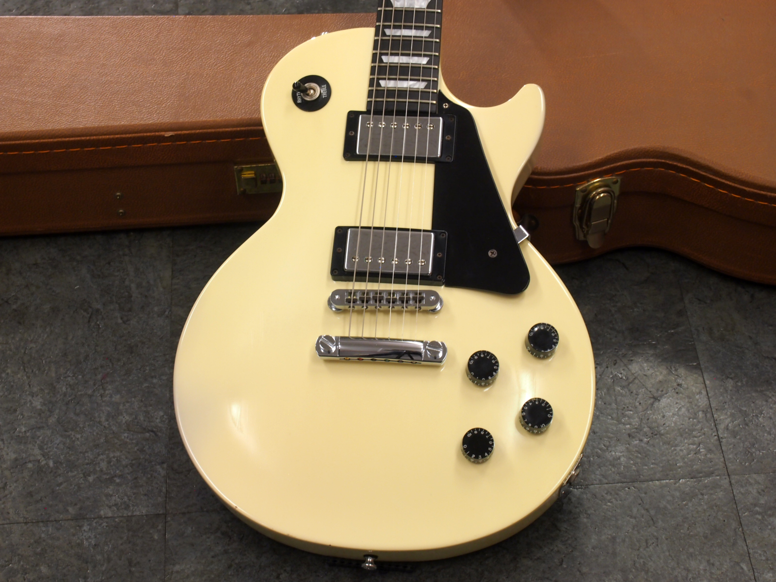 Gibson Les Paul Studio 06年製 Aw 税込販売価格 84 800 中古 ソリッドボディのles Paul Studio中古品が入荷 浜松の中古楽器の買取 販売 ギターとリペア 修理 の事ならソニックス Gibson Les Paul Studio 06年製 Aw 税込販売価格 84 800 中古 ソリッドボディのles Paul Studio中古品が入荷 浜松の中古楽器の買取 販売 ギターとリペア 修理 の事ならソニックス