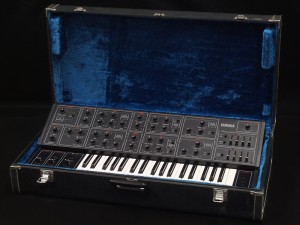 YAMAHA CS15