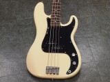 フェンダー　ジャパン　プレシジョンベース　プレベ　1970　70S CLASSIC '70S P PRECISION BASS WHITE BLACK 白黒　パンク　PUNK シド　ヴィシャス　ビシャス　Sid Vicious