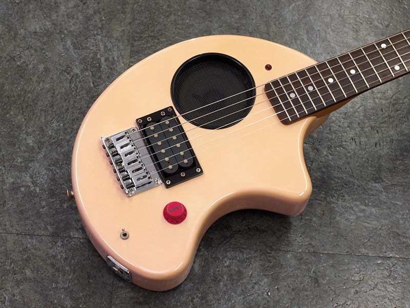 Fernandes Zo 3 Pink 税込販売価格 14 800 中古 スピーカー内蔵ギターの代名詞的モデル お子様向けギターとしても人気 浜松の中古楽器の買取 販売 ギターとリペア 修理 の事ならソニックス