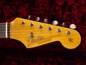 フェンダー　カスタムショップ　custom shop チームビルド　アニバーサリー　ストラトキャスター　ヘビー　レリック エイジド　フェスタレッド　アカ　ラメ　スパークル　レッド　LTD 1964 1965 SRV スティービー　レイ　ボーン　STEVIE RAY VAUGHAN LIMITED EDITION SUMMER EVENT AUSTRALIA 2017 LTD