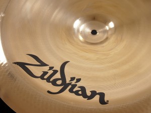 Zildjian　A Custom China 18