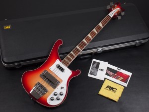 リッケンバッカー　ビートルズ　BEATLES ベース　bass モデル　4001　ポールマッカートニー　Paul McCartney クリス・スクワイア　Chris Squire レミー・キルミスター Lemmy Kilmister  ロジャー・グローヴァー Roger Glover 