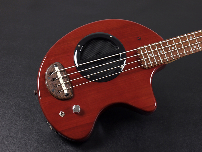 Fernandes Pie Zo Red 税込販売価格 36 800 中古 人気のアンプ内蔵ギターzo 3のベースバージョン 浜松の中古楽器の買取 販売 ギターとリペア 修理 の事ならソニックス