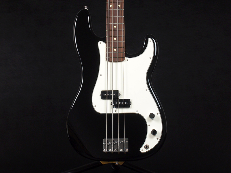 Fender Player Precision Bass PF Black 税込販売価格 ￥74,844- 新品 伝統に基づき製作された Playerシリーズ。確かなフェンダートーンとフィーリングを持ち、コスパに優れた最新モデルです。 « 浜松の中古楽器の買取＆販売  ギターとリペア(修理)の事ならソニックス