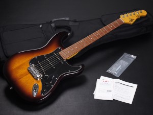 トリビュート シリーズ レガシー Fender Leo ST ストラトキャスター Stratocaster japan USA maple Neck メイプルネック S-500 Comanche TS