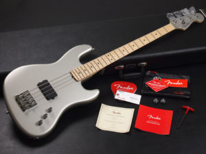 Red Hot Chili Peppers レッチリ レッドホット チリ ペッパーズ フリー musicman stingRay Bass インカシルバー Modulus IS SLV