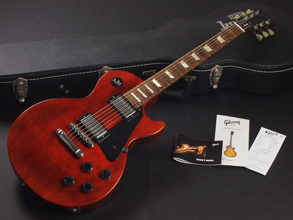 Gibson Les Paul Studio Wine Red 2009年製 税込販売価格 ￥118,000- 中古 シンプルなデザインに鮮やかな ワインレッドがマッチした”Les Paul Studio”。演奏コンディション抜群の中古品です！ « 浜松の中古楽器の買取＆販売  ギターとリペア(修理)の事ならソニックス