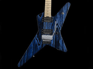 LOUDNESS 40周年ロゴ入り専用ハードケース、メーカー保証書、証明書、トレモロアーム、調整用レ