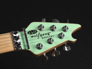 ヴァンヘイレン エディ Edward Van Halen Eddie PEAVEY Musicman Axis 5150 Friedman Brown ウルフギャング Kramer クレーマー