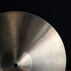SABIAN AA Regular Hihat 14" Pair 1980年代製 SABIAN AA Regular Hats 14インチ セイビアン ハイハットセット AAハッツ レギュラーハッツ 定番ハイハット 14ハイハット バランス良好 ナチュラルサウンド ブライト寄り オールジャンル対応 ロック ポップス ジャズ スタジオ定番 ライブ向き レコーディング向き 明瞭なチック音 安定したオープンサウンド 扱いやすい プロユース B20ブロンズ カナダ製 ドラムシンバル 中古シンバル
