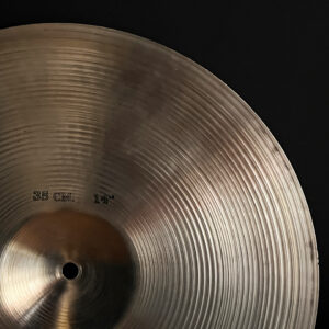 SABIAN AA Regular Hihat 14" Pair 1980年代製 SABIAN AA Regular Hats 14インチ セイビアン ハイハットセット AAハッツ レギュラーハッツ 定番ハイハット 14ハイハット バランス良好 ナチュラルサウンド ブライト寄り オールジャンル対応 ロック ポップス ジャズ スタジオ定番 ライブ向き レコーディング向き 明瞭なチック音 安定したオープンサウンド 扱いやすい プロユース B20ブロンズ カナダ製 ドラムシンバル 中古シンバル