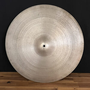 Zildjian A Medium Ride 20インチ ジルジャン Aライド ミディアムライド ライドシンバル 定番ライド ブライトサウンド バランス良好 万能型 ピング明瞭 クラッシュライド対応 ジャズ ロック ポップス スタジオ定番 レコーディング対応 プロユース ドラムシンバル B20ブロンズ USA製 中古シンバル