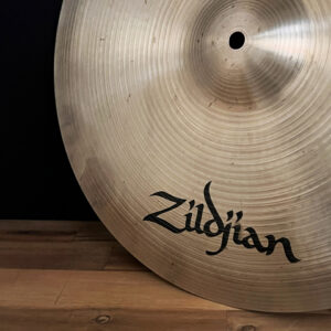 Zildjian A Suspended Medium Thin 16 Zildjian A thin crash 16 18 20インチ ジルジャン A クラッシュ サスペンデット サスペンド サッシン ブライトサウンド バランス良好 万能型 レスポンス 吹奏楽 オーケストラ ジャズ ポップス スタジオ定番 ドラムシンバル B20ブロンズ USA製 中古シンバル