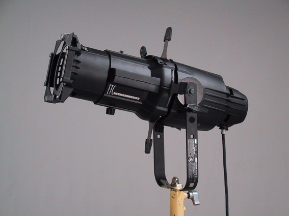 FS-6 スタジオ照明 500W 4台セット FS-6 スタジオ照明 500W 4台セット スタンドライト